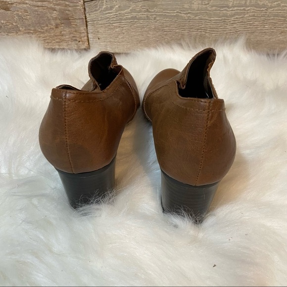 🛍️3/$30 Covington women’s tan heeled booties in size 6.5 - Picture 3 of 10